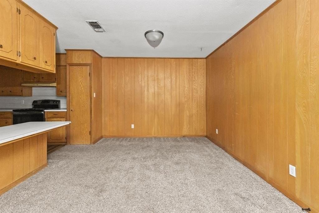 706 S Manson St - Photo 4 of 36