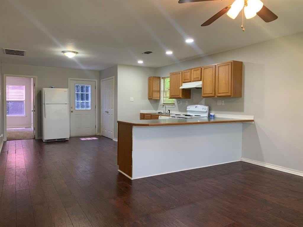 1602 W Elm St - Photo 3 of 22