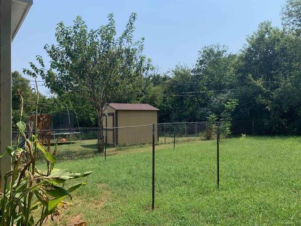 1602 W Elm St - Photo 5 of 22