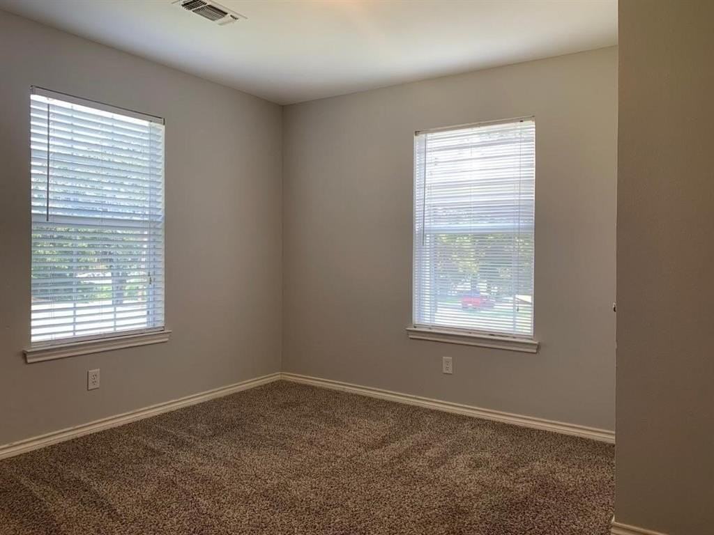 1602 W Elm St - Photo 6 of 22