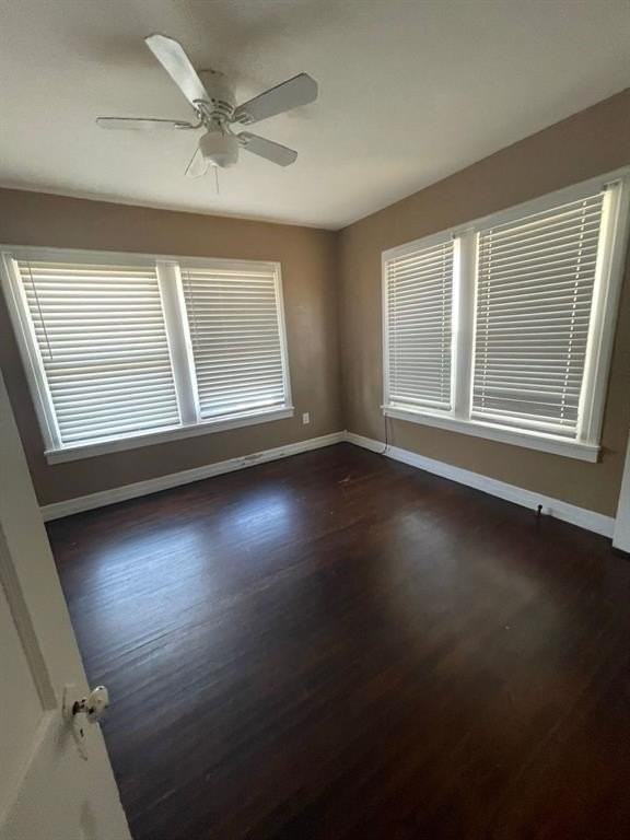 1310 Bell St - Photo 4 of 12