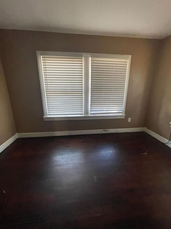 1310 Bell St - Photo 5 of 12