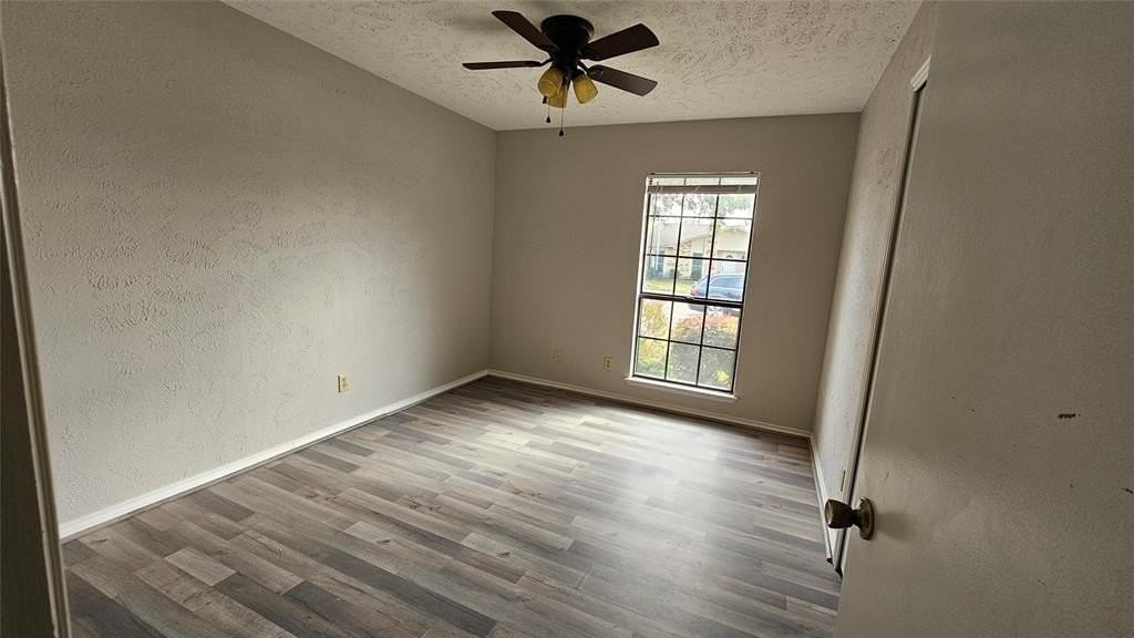 470 Clear Creek Ln - Photo 6 of 13