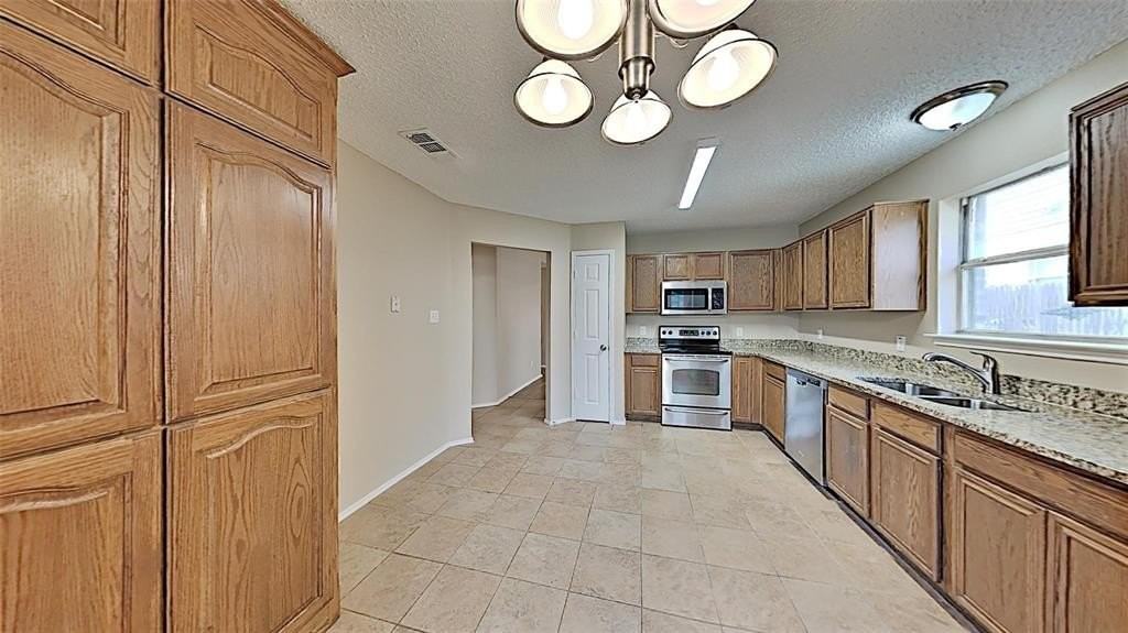 8033 Summer Sun Dr - Photo 3 of 10