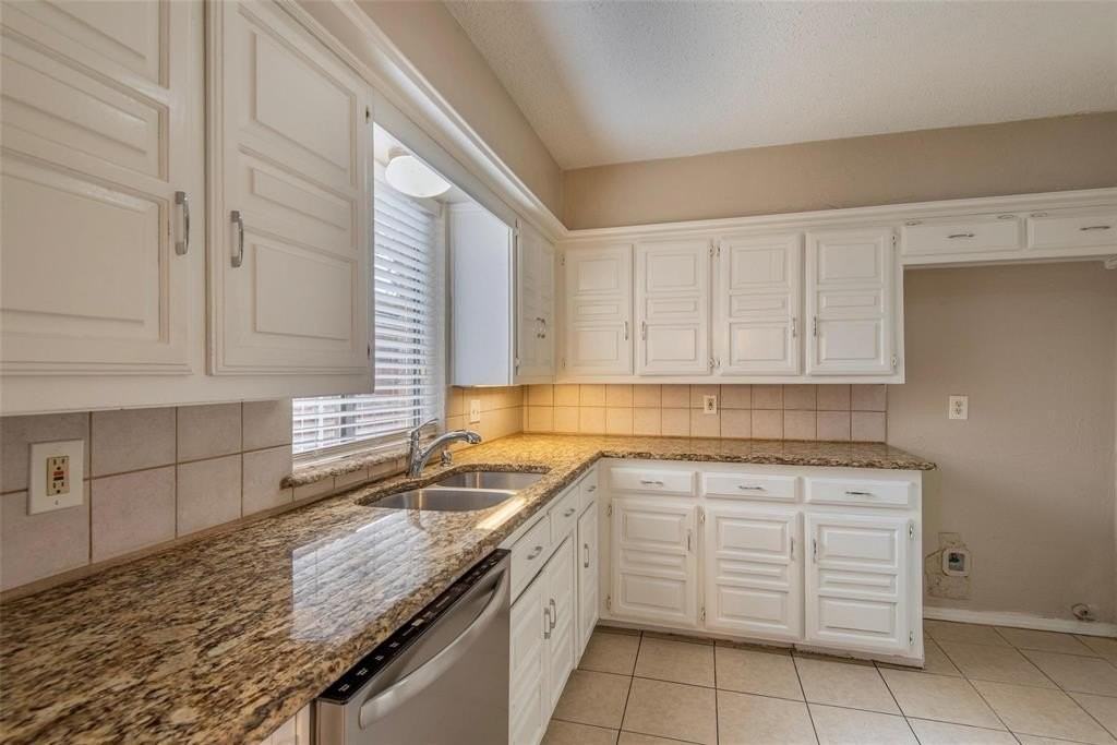 649 Sheffield Dr - Photo 5 of 23