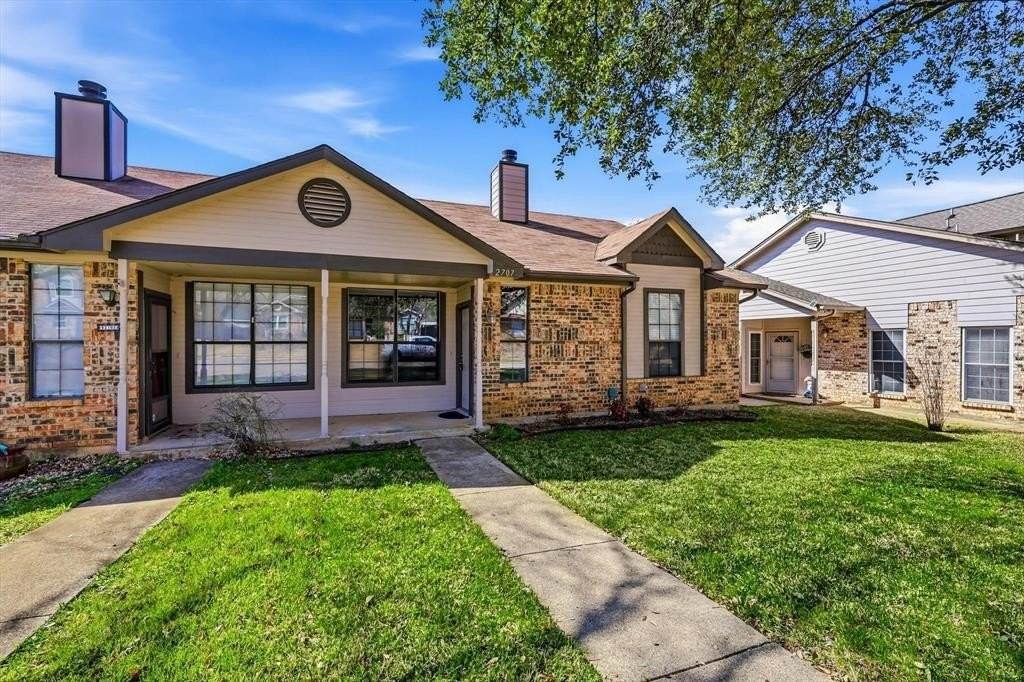 2707 Ansley Ct - Photo 3 of 33