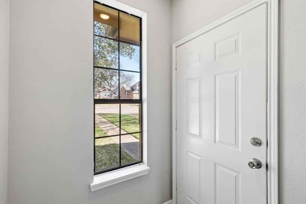 2707 Ansley Ct - Photo 4 of 33