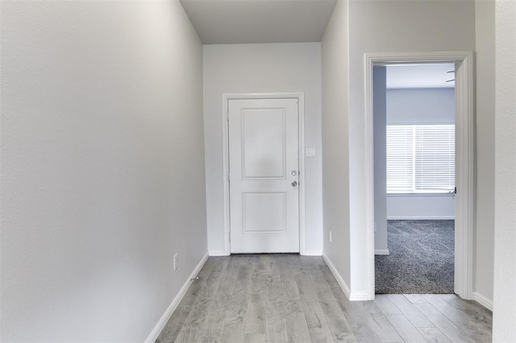 701 Blacktail Dr - Photo 4 of 28