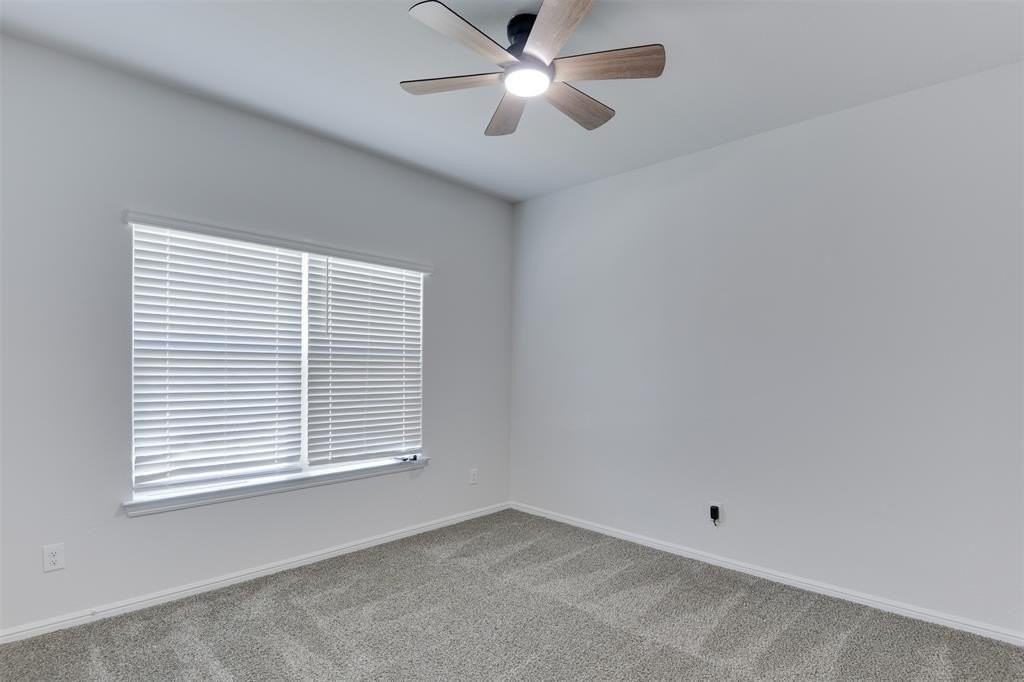 701 Blacktail Dr - Photo 5 of 28