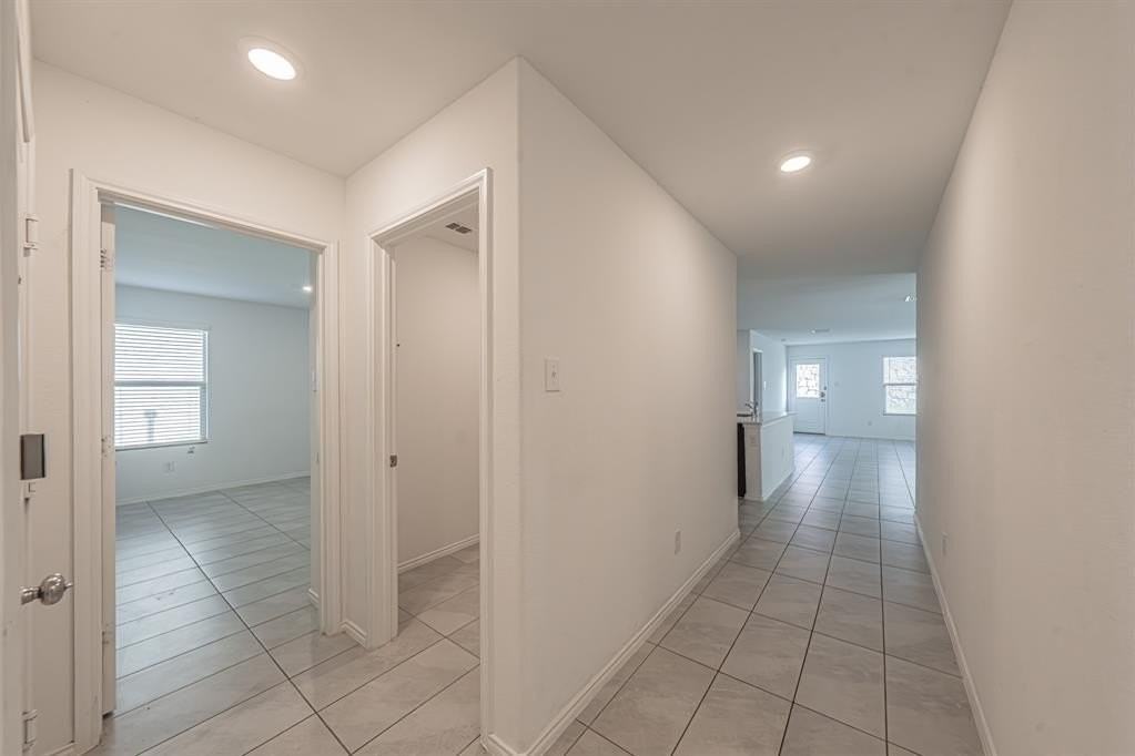 6429 Becker Ave - Photo 4 of 39