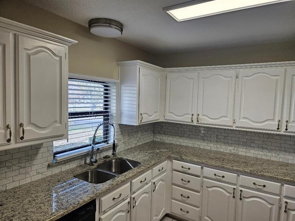 500 Mustang Ct - Photo 6 of 35