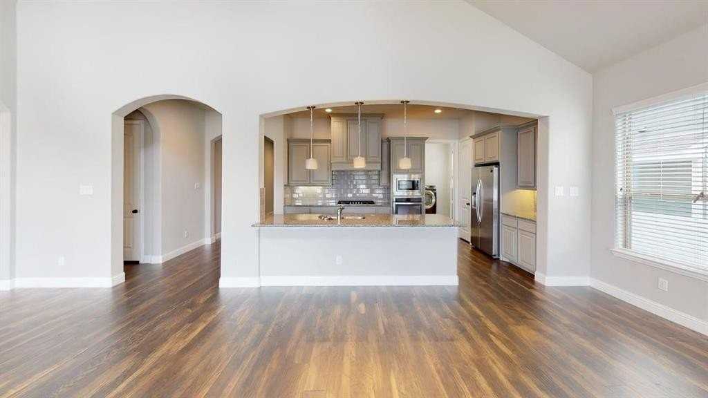 2013 State St - Photo 6 of 24