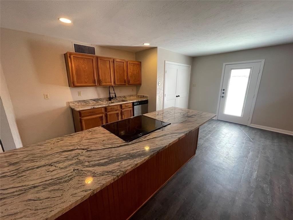 407 Woodcrest Way - Photo 4 of 13