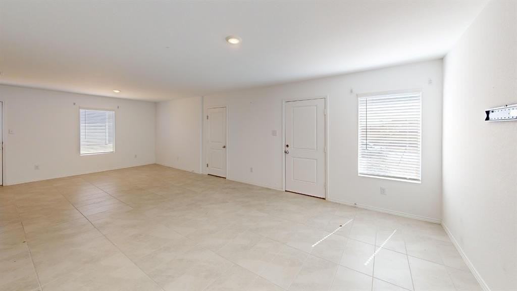 2916 Tibbles Dr - Photo 6 of 17