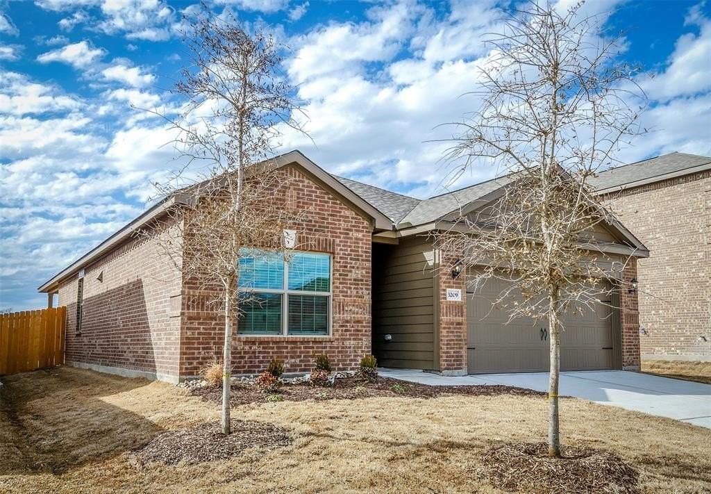 3209 Bowen St - Photo 2 of 24