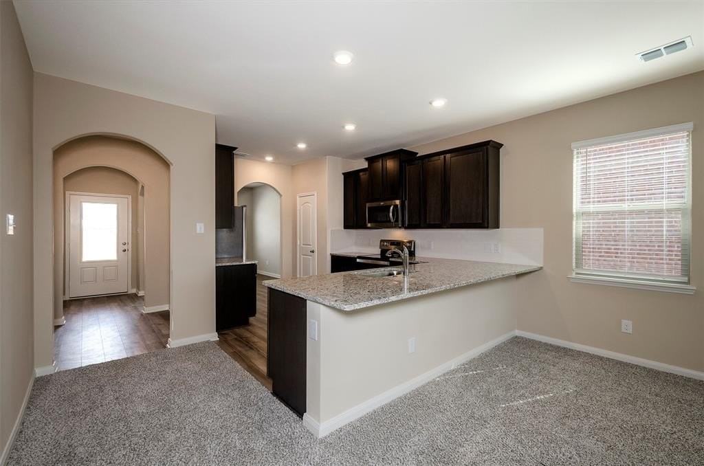 3209 Bowen St - Photo 6 of 24