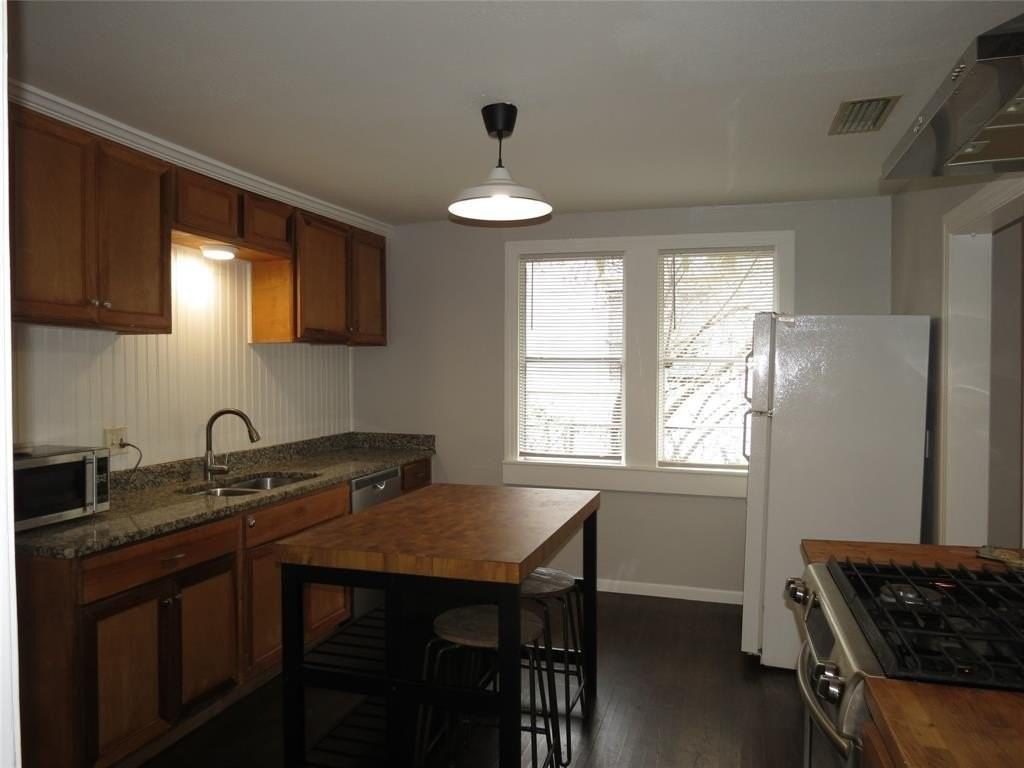 5643 E Side Ave - Photo 7 of 13