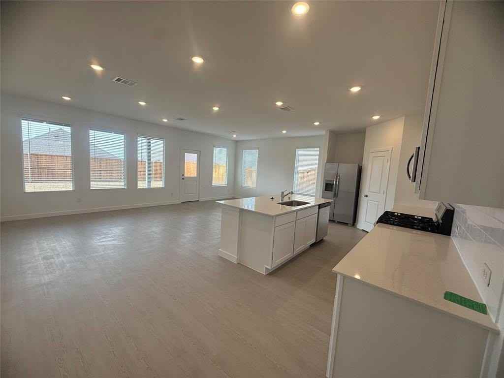 603 Arabian Ln - Photo 2 of 10