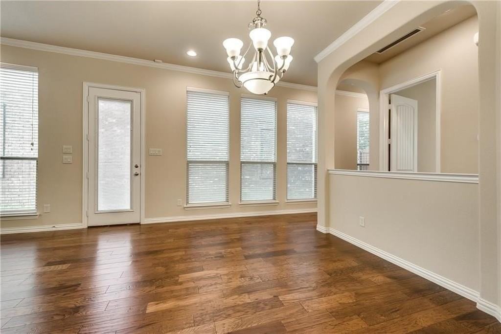 2452 Embleton Dr - Photo 6 of 25