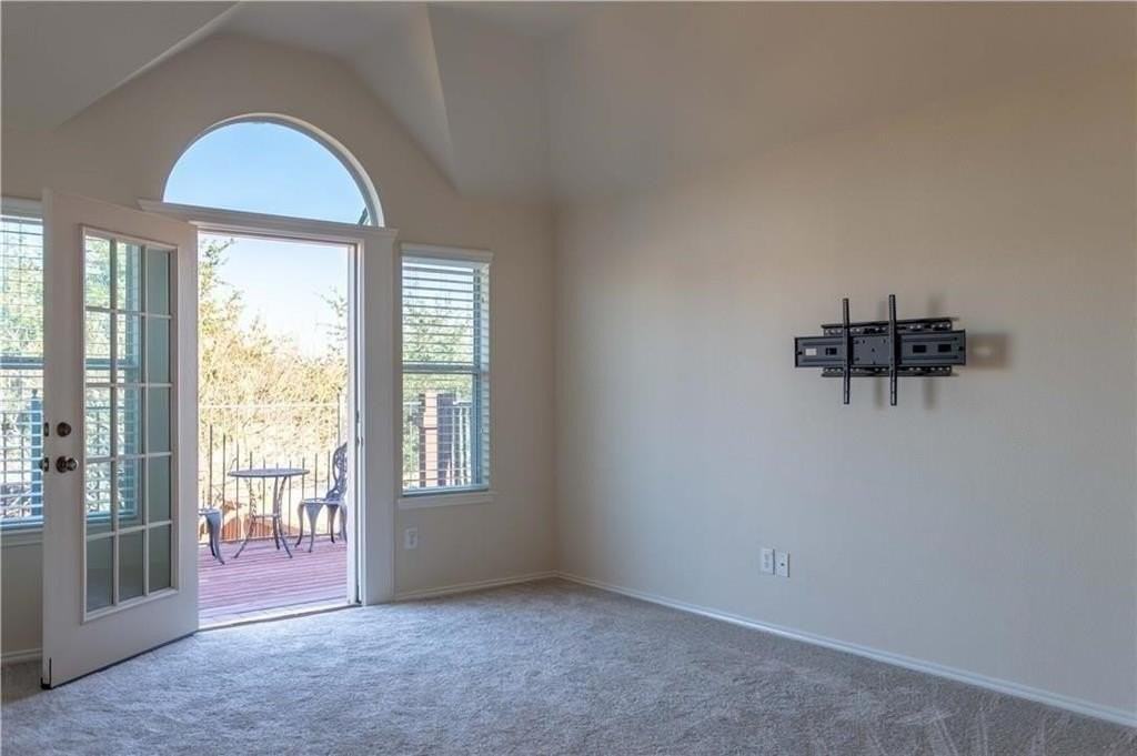 10028 Promontory Dr - Photo 3 of 28