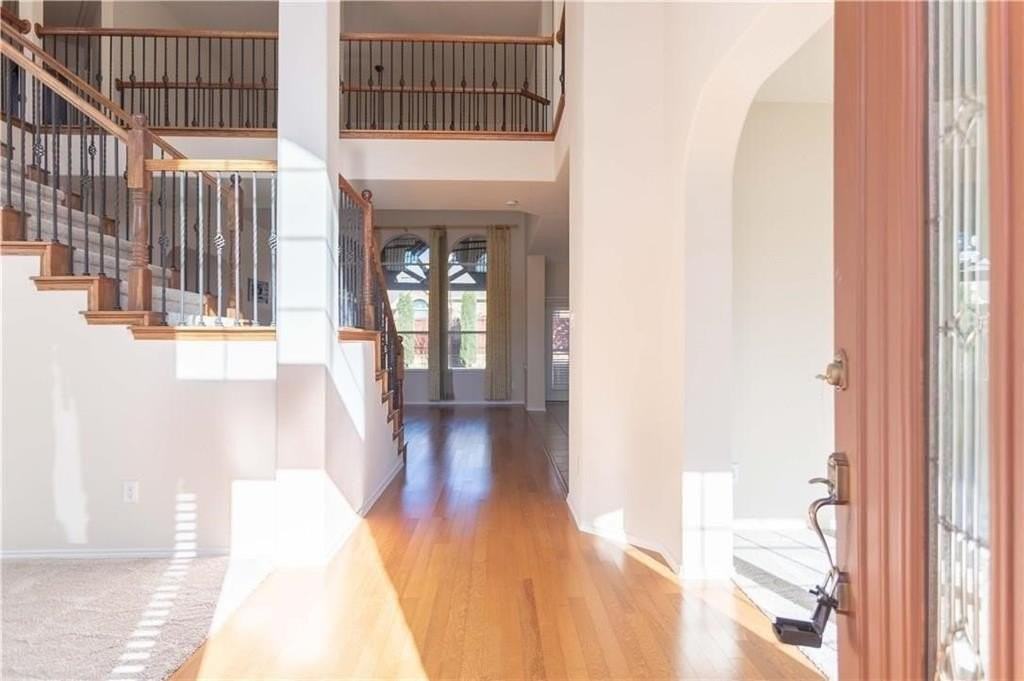 10028 Promontory Dr - Photo 5 of 28