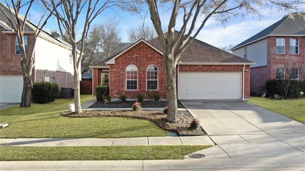 3913 Hawkins Dr - Photo 2 of 36