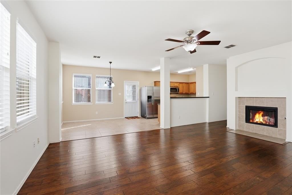 3913 Hawkins Dr - Photo 7 of 36