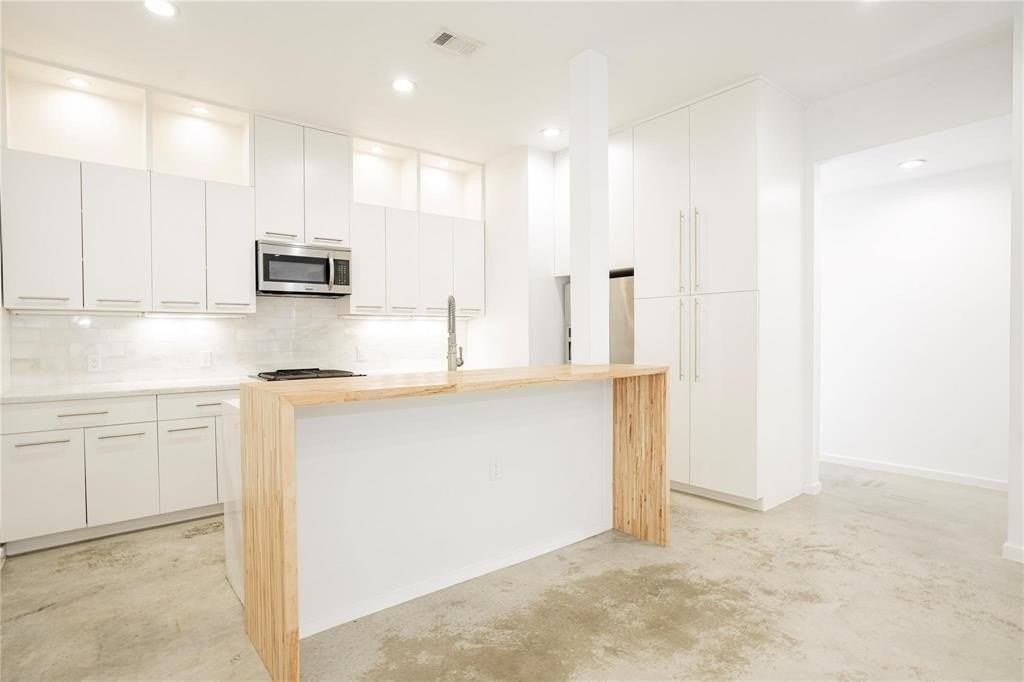 5107 N Hall St - Photo 6 of 30