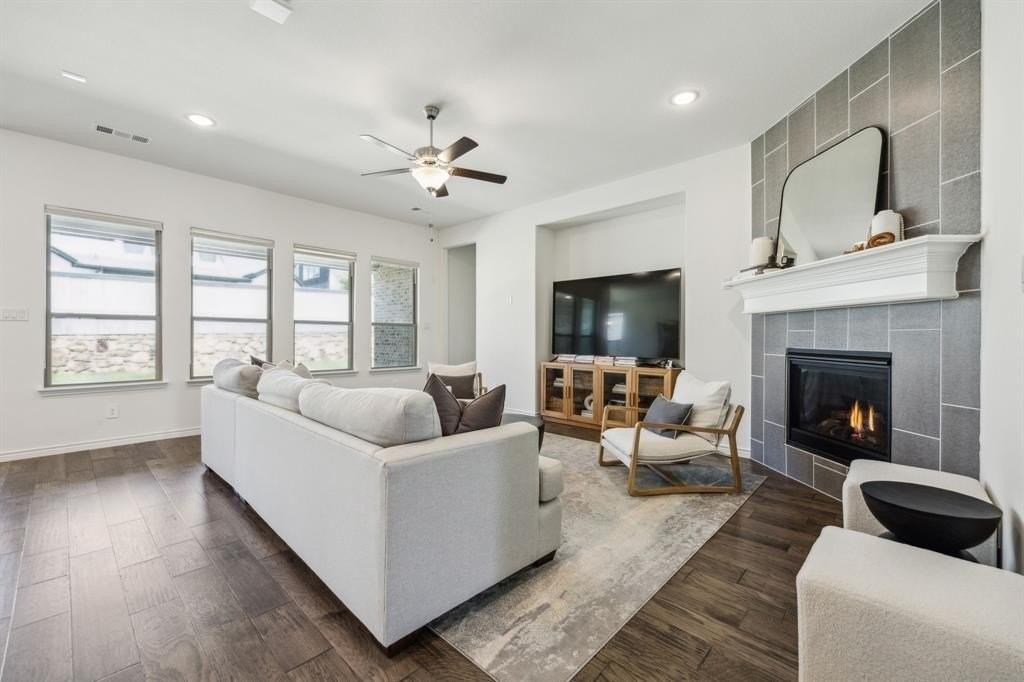 2812 Quill Ln - Photo 4 of 36