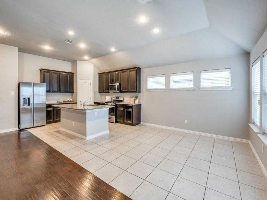 1608 Emma Pearl Ln - Photo 6 of 19