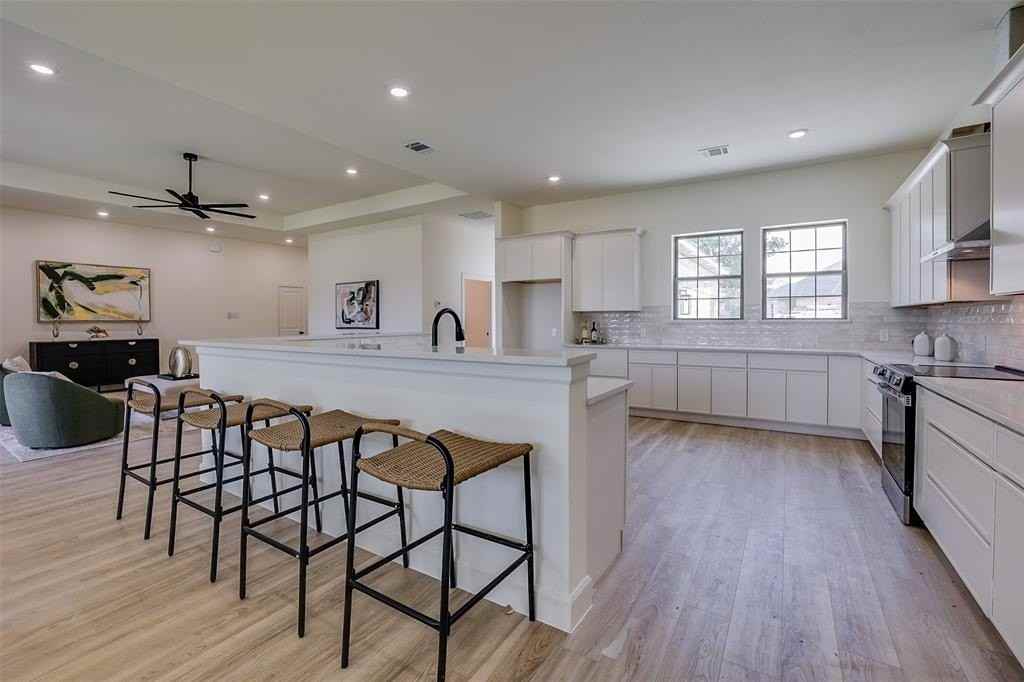 1601 Sea Breeze Ct - Photo 5 of 18