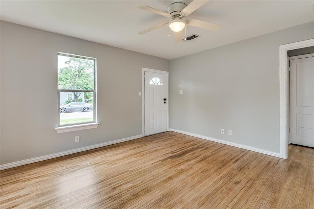 2524 Malvern Trl - Photo 3 of 25