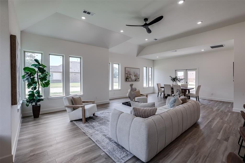 1208 Oak Harbor Blvd - Photo 4 of 25