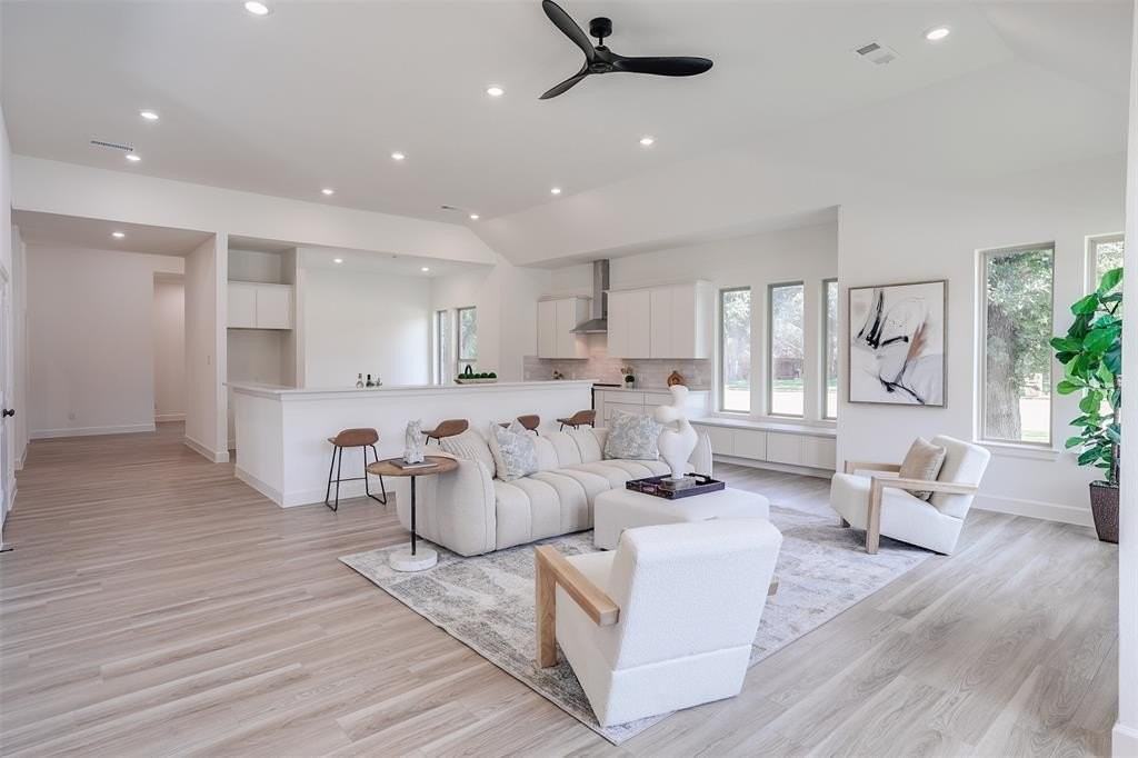 1208 Oak Harbor Blvd - Photo 6 of 25