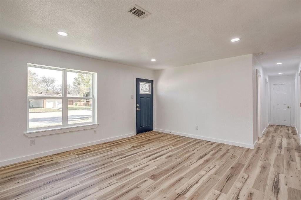 521 Mesquite Ave - Photo 5 of 39