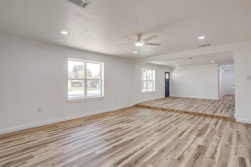 521 Mesquite Ave - Photo 7 of 39