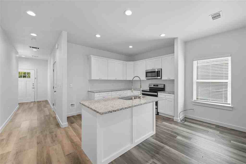 422 N Elliott St - Photo 6 of 21