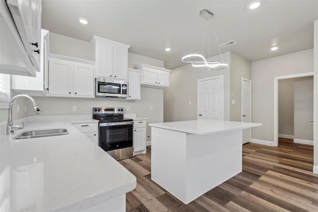 3120 Saint John St #B - Photo 3 of 21