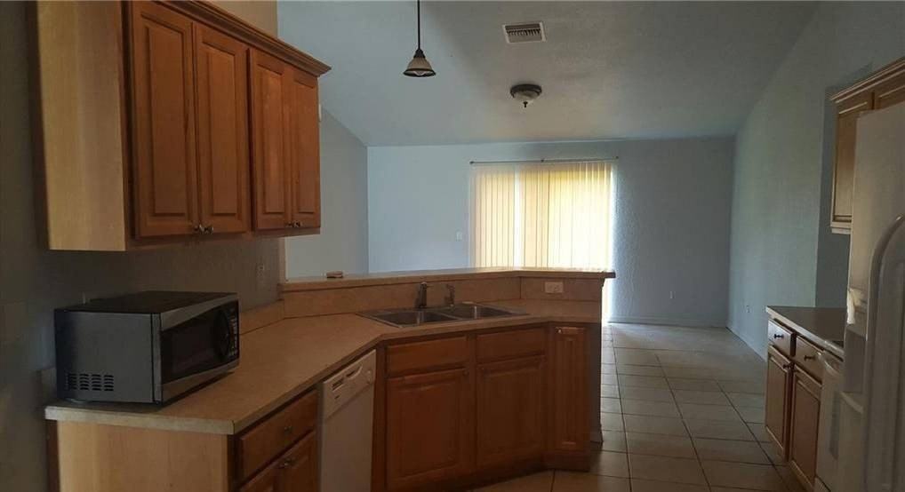 3823 Leeway Ct - Photo 2 of 4