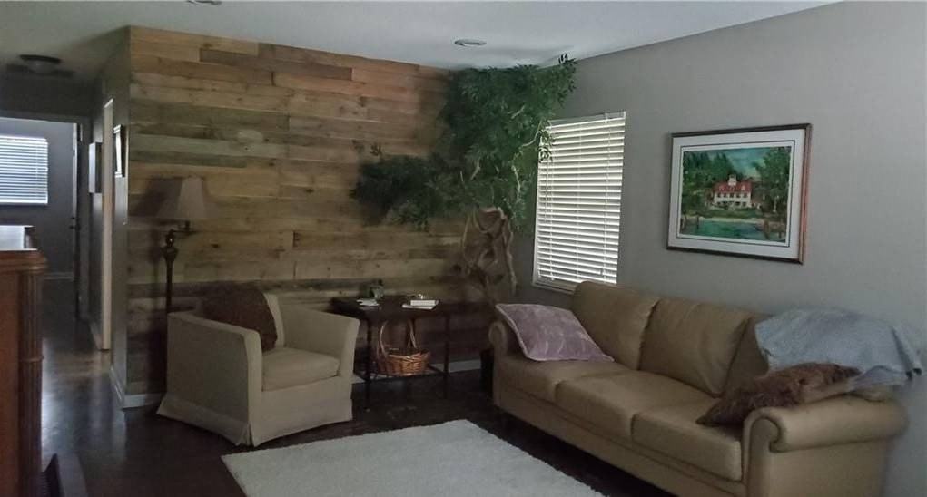 203 Longview Rd - Photo 2 of 12