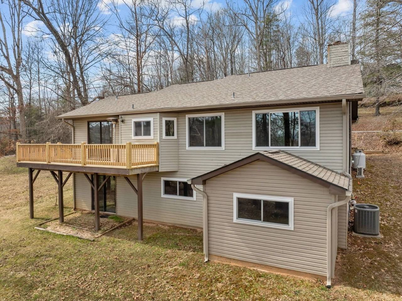 200 Waterford Dr - Photo 5 of 37