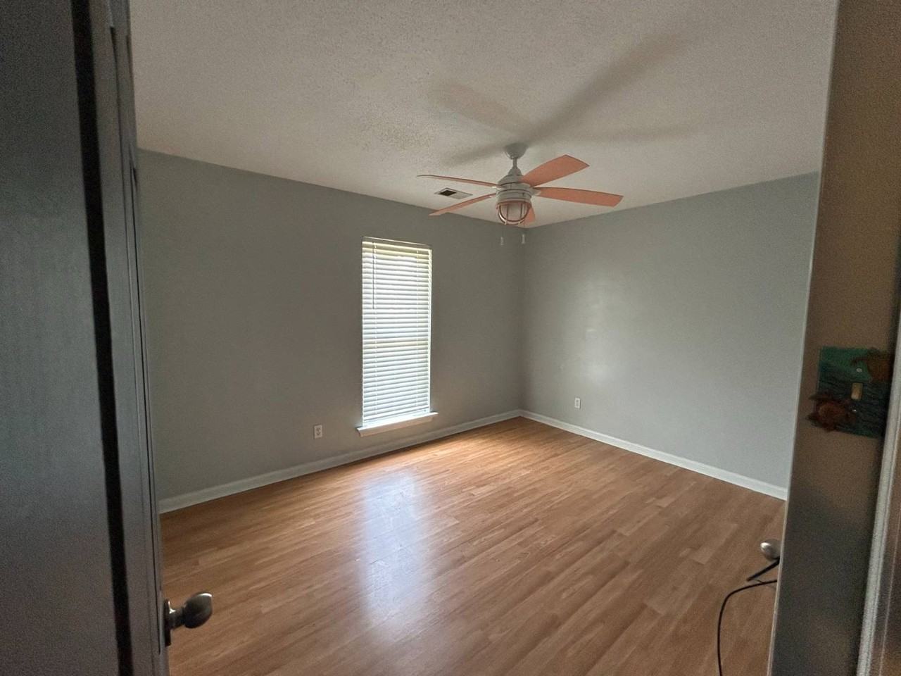 6823 Northknoll Ave - Photo 5 of 19