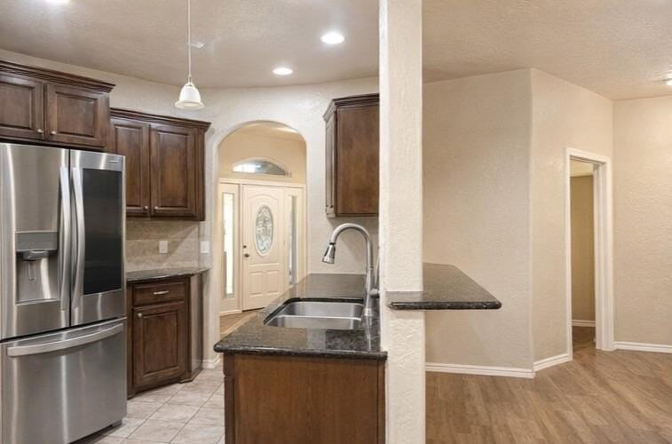 832 Carol Ann Pl - Photo 3 of 17