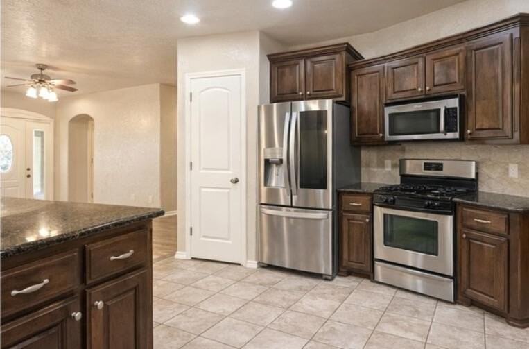 832 Carol Ann Pl - Photo 5 of 17