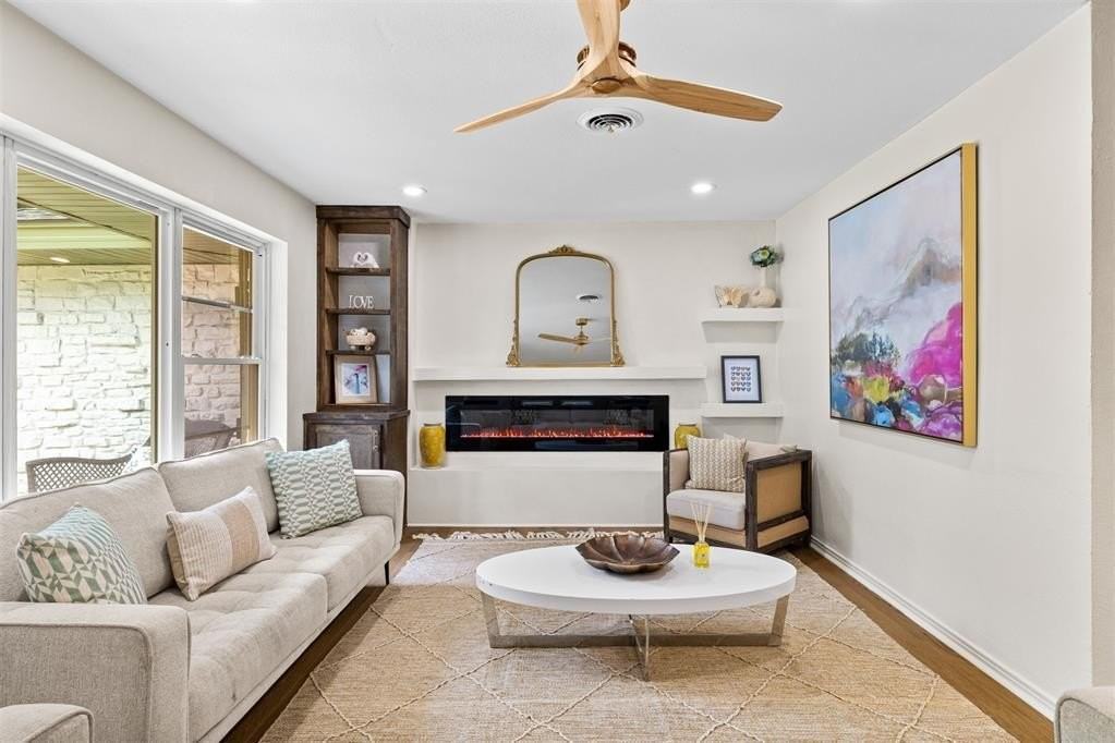 2737 Clermont Pl - Photo 5 of 27