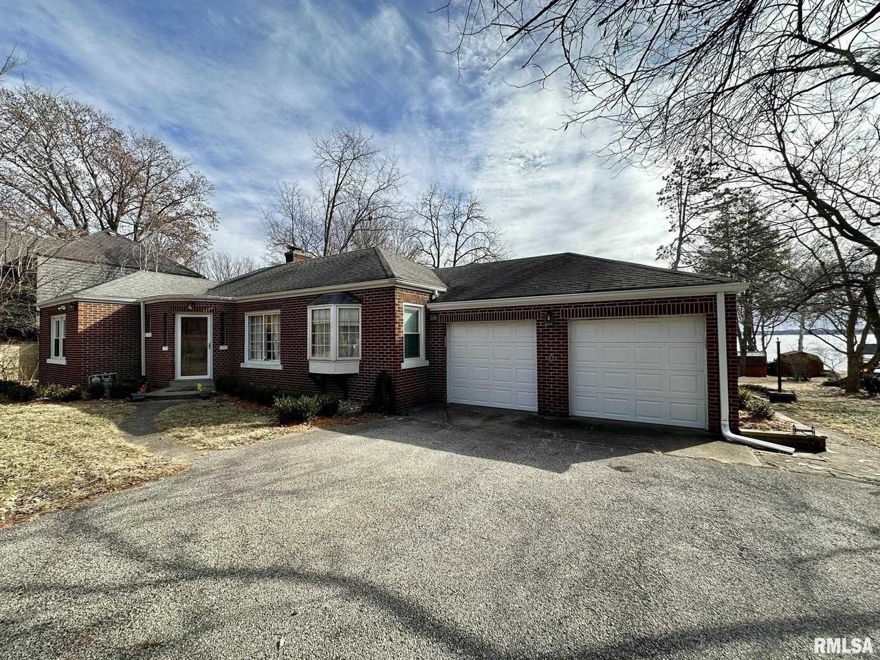 136 E Hazel Dell Ln - Photo 2 of 35