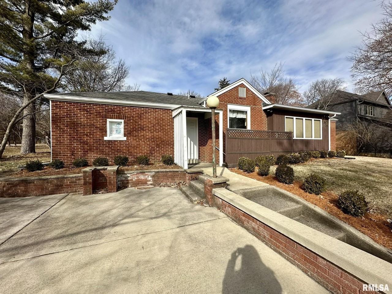 136 E Hazel Dell Ln - Photo 7 of 35