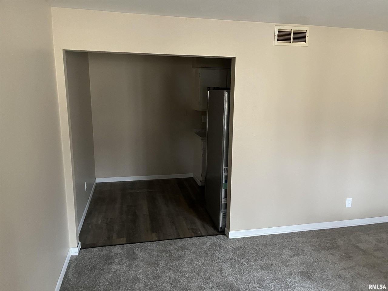 1304 W Jeth Ct Unit A - Photo 2 of 11