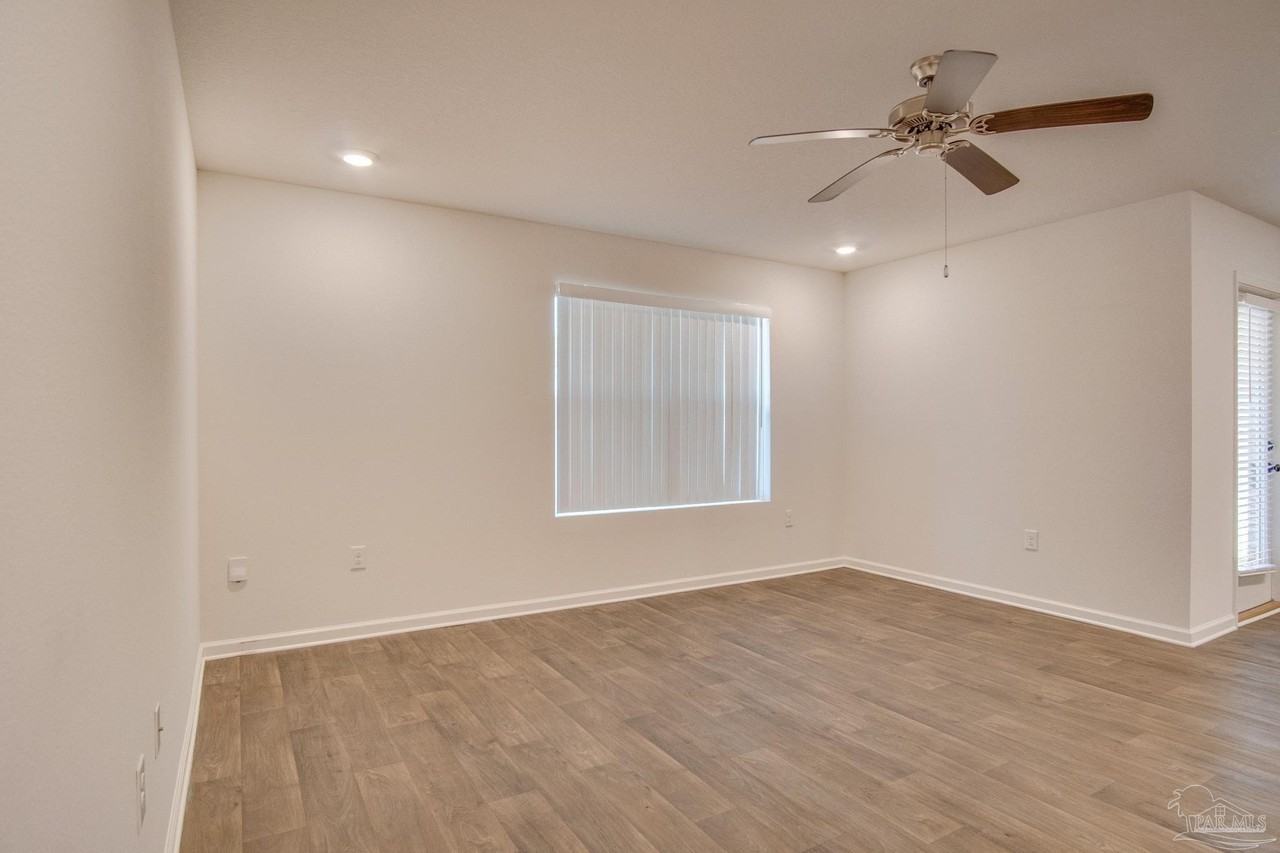 7408 Oak Lake Blvd - Photo 3 of 25