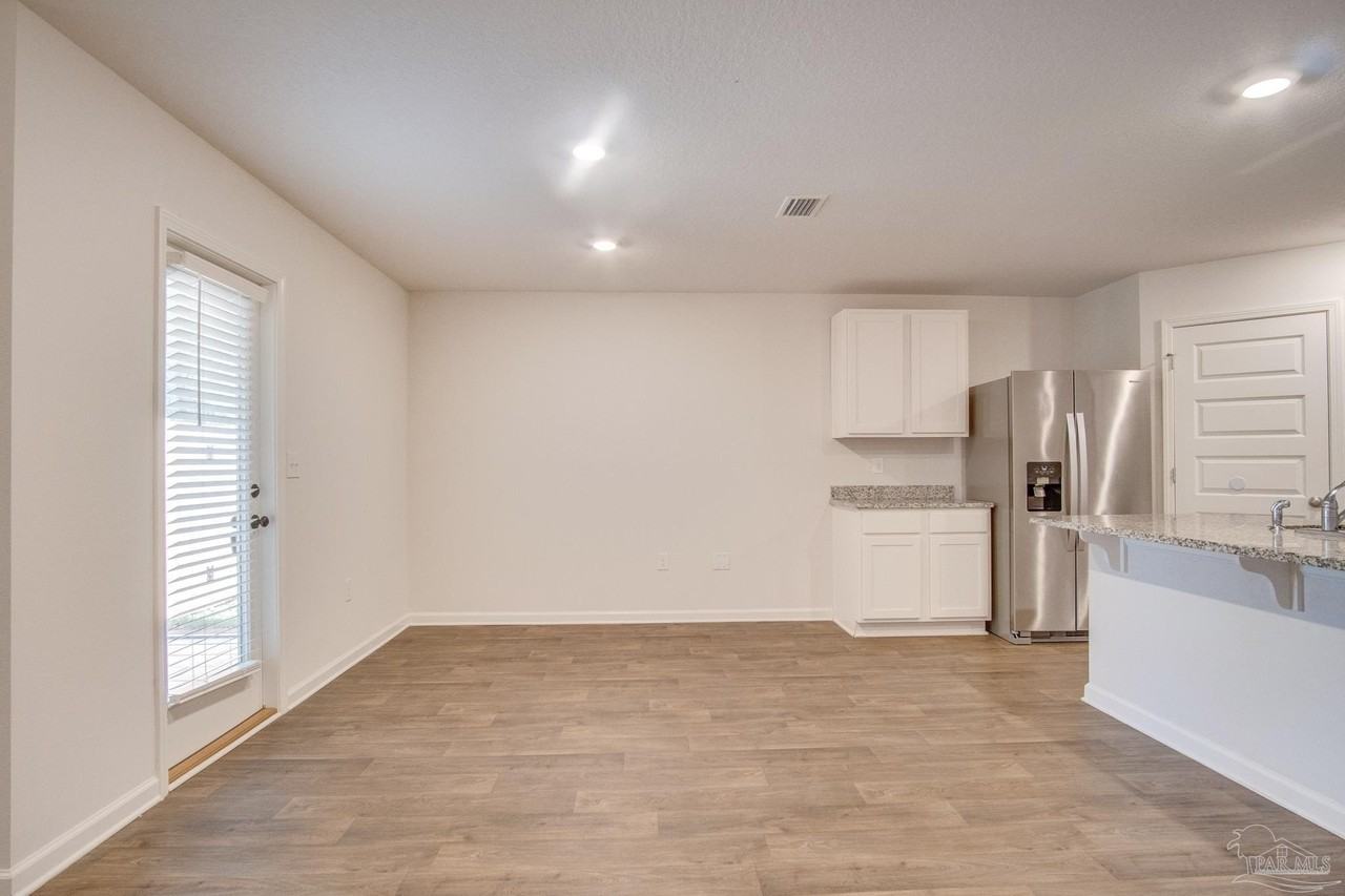 7408 Oak Lake Blvd - Photo 4 of 25